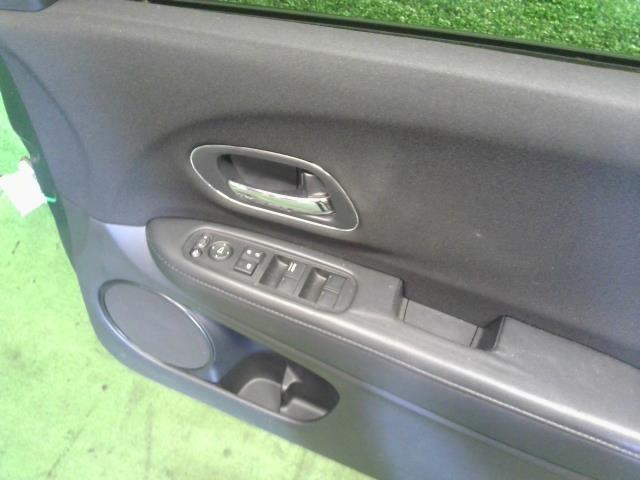 【中古】ヴェゼル DAA-RU3 右フロントドア 67010-T7A-300ZZ 自社品番250354 G539P