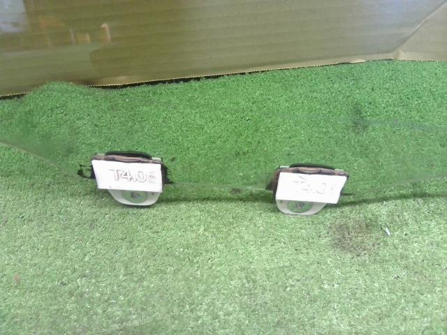 【中古】ヴェゼル DAA-RU3 左フロントドアガラス 73350-T7A-000 自社品番250354 G539P