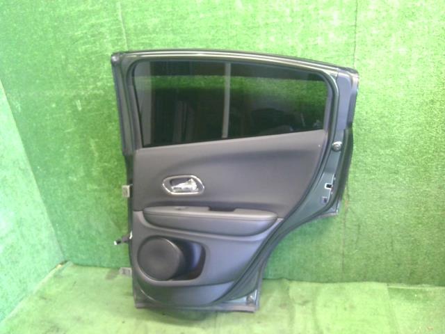 【中古】ヴェゼル DAA-RU3 右リアドア 67510-T7A-300ZZ 自社品番250354 G539P