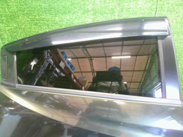 【中古】ヴェゼル DAA-RU3 右リアドア 67510-T7A-300ZZ 自社品番250354 G539P