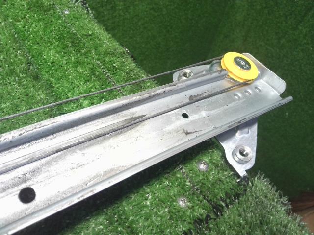 【中古】ヴェゼル DAA-RU3 左リアドアレギュレーターモーター 72750-T7A-003 自社品番250354 G539P