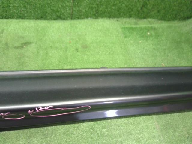 【中古】ヴェゼル DAA-RU3 右サイドステップ スポイラー 71800-T7B-003 自社品番250354 G539P