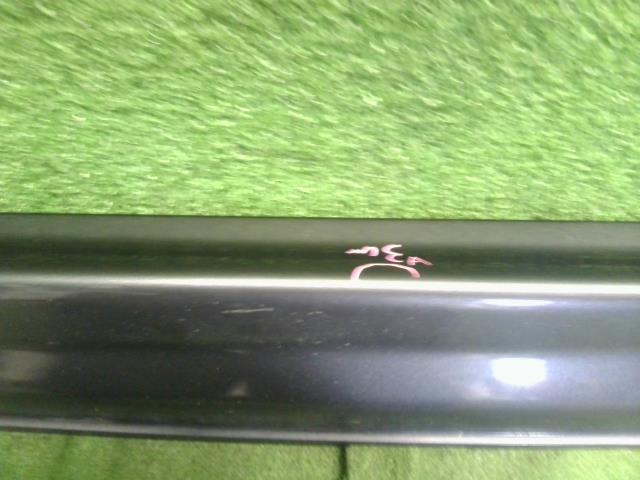 【中古】ヴェゼル DAA-RU3 左サイドステップ スポイラー 71850-T7B-003 自社品番250354 G539P