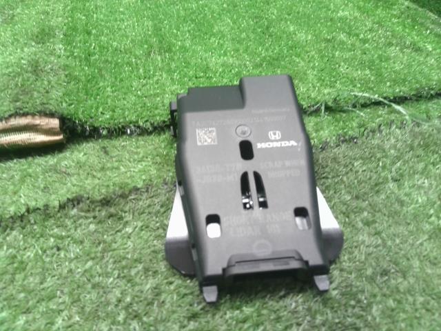 【中古】ヴェゼル DAA-RU3 フロントガラス用 カメラ 36130-T7B-J03 自社品番250354 G539P