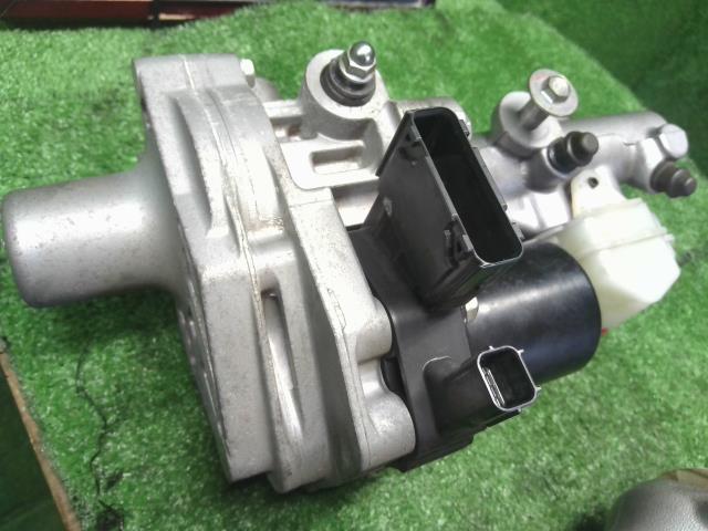 【中古】ヴェゼル DAA-RU3 ブレーキマスター 57032-TX9-305 自社品番250354 G539P