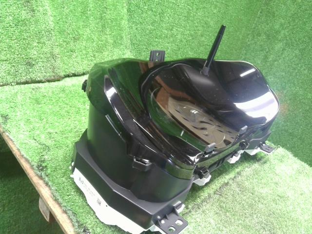 【中古】ヴェゼル DAA-RU3 スピードメーター 78100-T7B-J31 自社品番250354 G539P