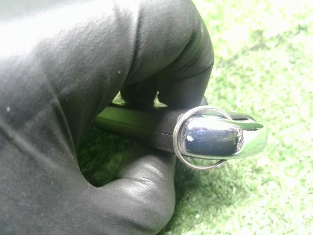 【中古】ヴェゼル DAA-RU3 キーレスリモコン スマートキー 72147-T5C-J01 自社品番250354 G539P