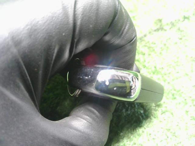 【中古】ヴェゼル DAA-RU3 キーレスリモコン スマートキー 72147-T5C-J01 自社品番250354 G539P