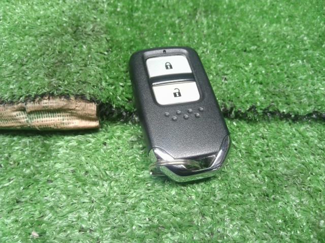 【中古】ヴェゼル DAA-RU3 キーレスリモコン スマートキー 72147-T5C-J01 自社品番250354 G539P