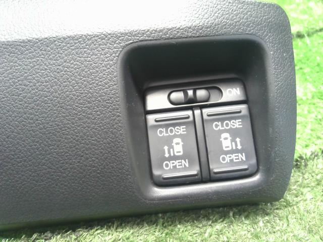 【中古】Ｎ－ＢＯＸ DBA-JF2 左右 パワースライドドア スイッチ 35385-TK8-A01 自社品番250357 NH624P