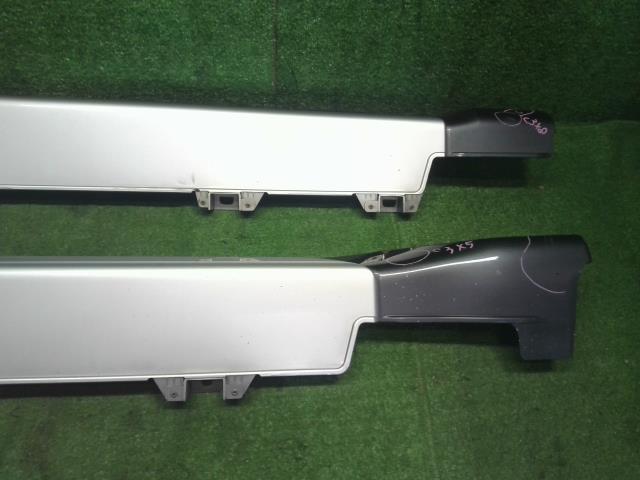 【中古】ヴェゼル DAA-RU3 左右 サイドステップ スポイラー 71850-T7B-003 自社品番250358 NH788P