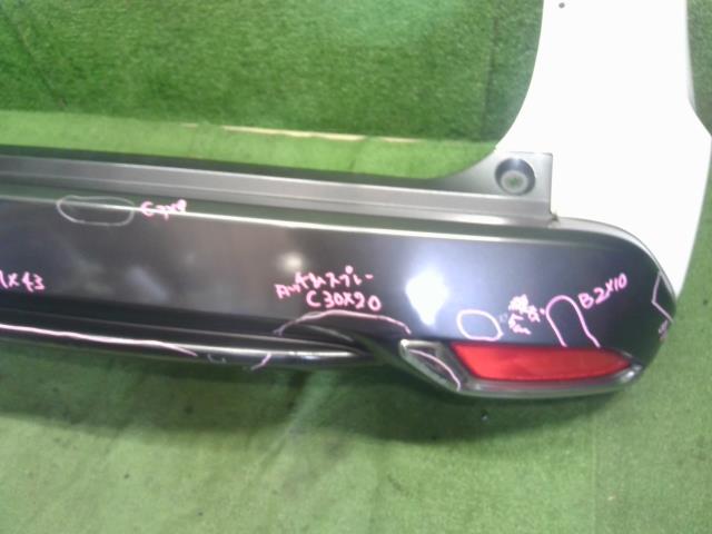 【中古】ヴェゼル DAA-RU3 リアバンパー 71501-T7B-000 自社品番250358 NH788P