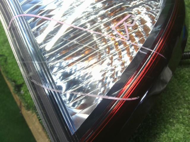 【中古】ヴェゼル DAA-RU3 右テールランプ 33502-T7B-J11 自社品番250358 NH788P