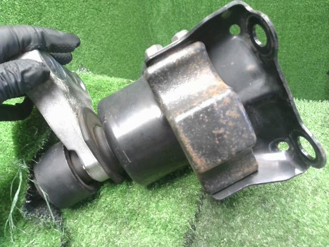 【中古】ヴェゼル DAA-RU3 エンジンマウント 50850-T7B-003,50822-T7A-003 自社品番250358 NH788P