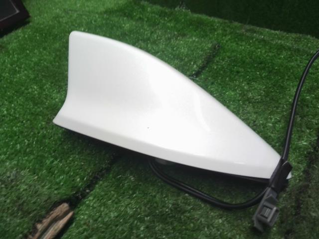 【中古】ヴェゼル DAA-RU3 アンテナ 39150-T7A-J11ZD 自社品番250358 NH788P