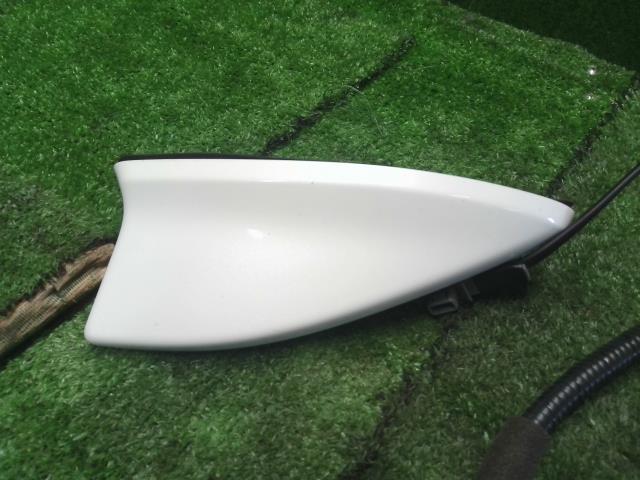 【中古】ヴェゼル DAA-RU3 アンテナ 39150-T7A-J11ZD 自社品番250358 NH788P