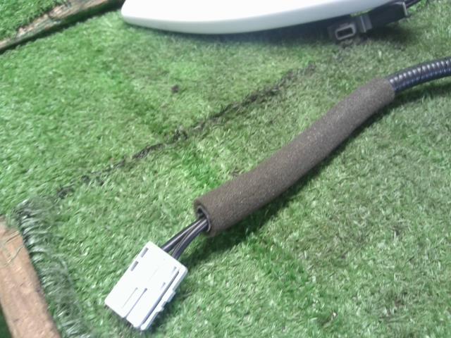 【中古】ヴェゼル DAA-RU3 アンテナ 39150-T7A-J11ZD 自社品番250358 NH788P