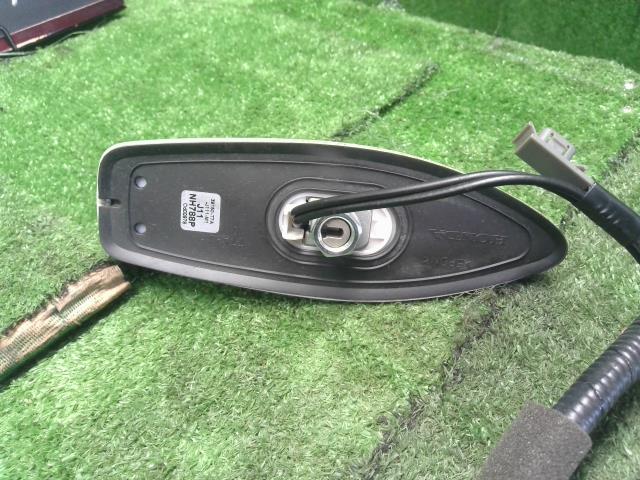 【中古】ヴェゼル DAA-RU3 アンテナ 39150-T7A-J11ZD 自社品番250358 NH788P
