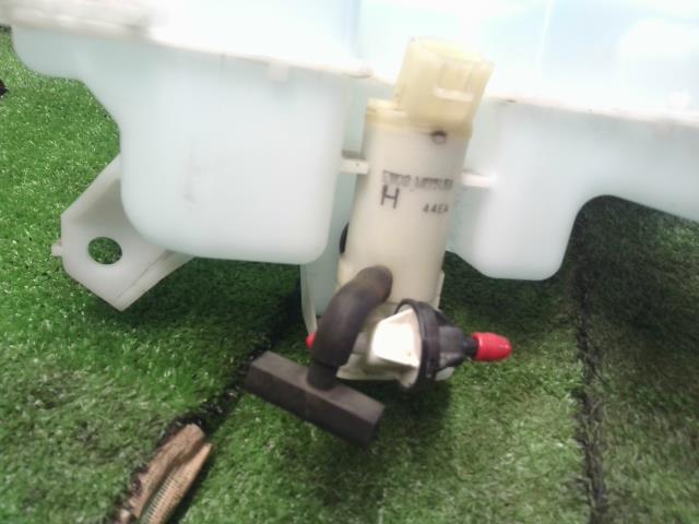 【中古】ヴェゼル DAA-RU3 ウォッシャータンク 76841-T5A-003 自社品番250358 NH788P