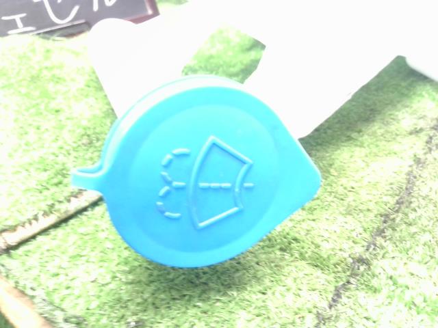 【中古】ヴェゼル DAA-RU3 ウォッシャータンク 76841-T5A-003 自社品番250358 NH788P