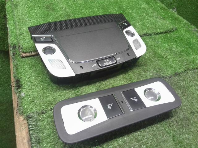 【中古】ヴェゼル DAA-RU3 ルームランプ 36620-T7A-J01,34403-T2A-H01ZD 自社品番250358 NH788P