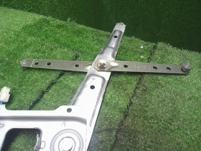 【中古】サンバー EBD-TT2 左フロントドアレギュレーターモーター 61222TC011 自社品番250364 59M