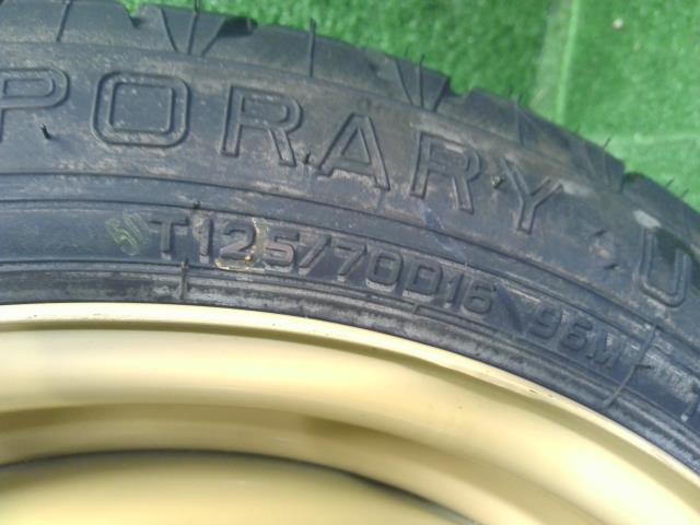 【中古】ヴィッツ DBA-NSP135 スペアタイヤ 16インチ  自社品番250368 1F7