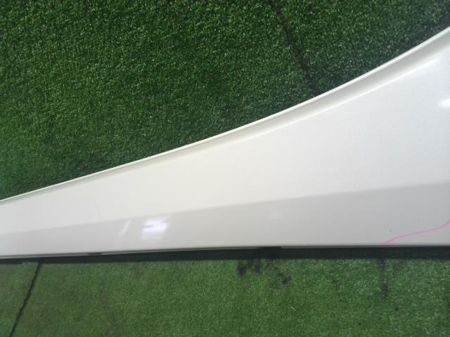 【中古】アイミーブ ZAA-HA3W 左サイドステップ スポイラー 6512A011WB 自社品番250369 W13