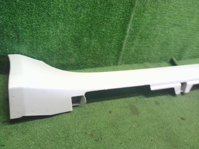 【中古】アイミーブ ZAA-HA3W 左サイドステップ スポイラー 6512A011WB 自社品番250369 W13