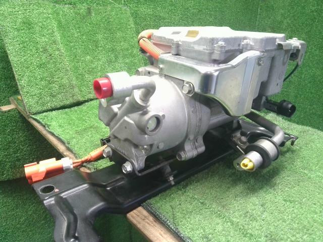 【中古】アイミーブ ZAA-HA3W エアコン AC コンプレッサー 7813B196 自社品番250369 W13