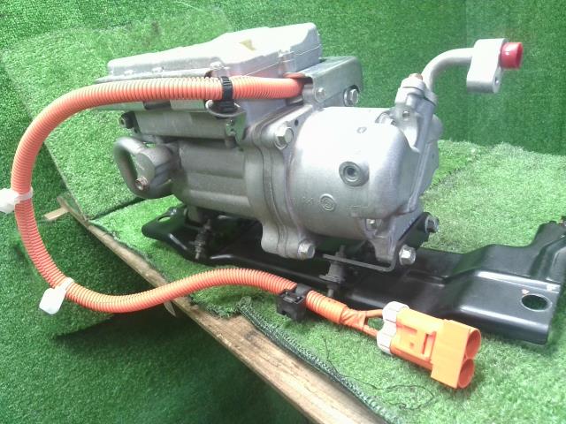 【中古】アイミーブ ZAA-HA3W エアコン AC コンプレッサー 7813B196 自社品番250369 W13