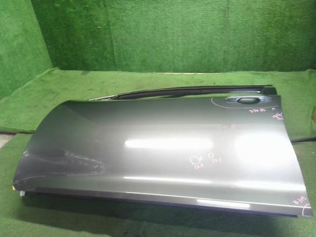 【中古】カムリ DAA-AVV50 左フロントドア 67002-33200 自社品番250372 1G3