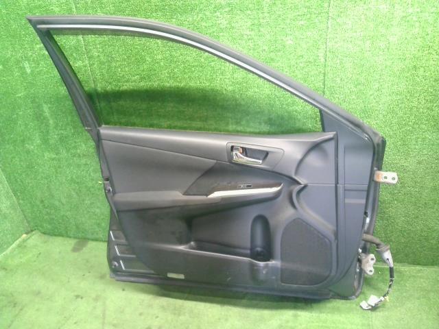 【中古】カムリ DAA-AVV50 左フロントドア 67002-33200 自社品番250372 1G3