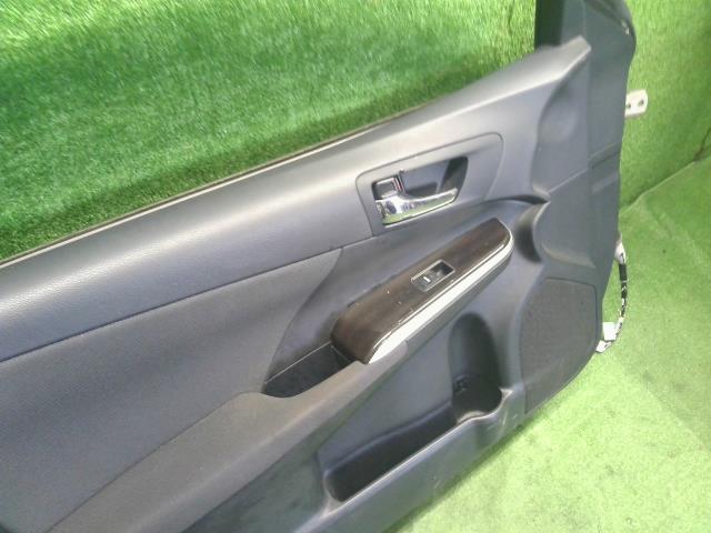 【中古】カムリ DAA-AVV50 左フロントドア 67002-33200 自社品番250372 1G3