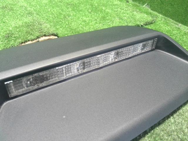 【中古】カムリ DAA-AVV50 ハイマウントストップランプ 81006-33030-C0 自社品番250372 1G3