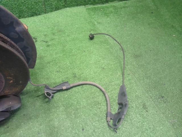 【中古】カムリ DAA-AVV50 右フロントナックルハブ 43211-58010 自社品番250372 1G3