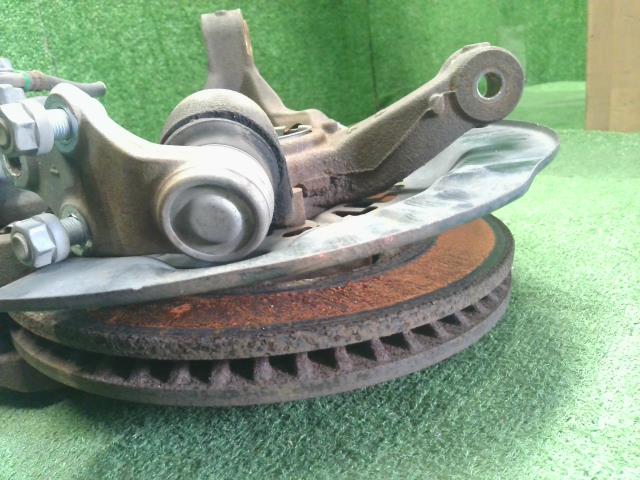 【中古】カムリ DAA-AVV50 右フロントナックルハブ 43211-58010 自社品番250372 1G3