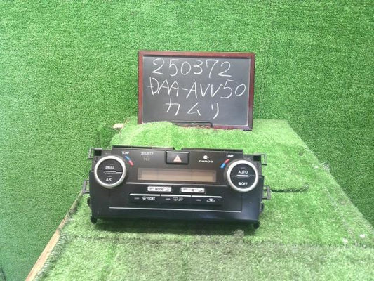 【中古】カムリ DAA-AVV50 エアコン AC スイッチパネル 55900-33D70 自社品番250372 1G3