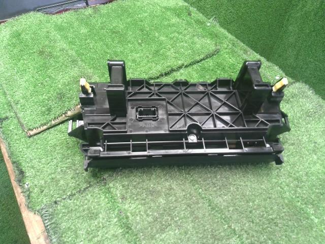 【中古】カムリ DAA-AVV50 エアコン AC スイッチパネル 55900-33D70 自社品番250372 1G3