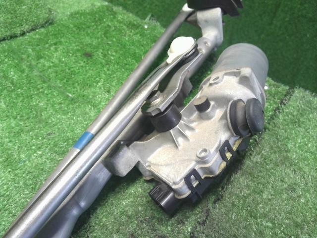 【中古】カムリ DAA-AVV50 フロントワイパーモーター 85110-33340 自社品番250372 1G3