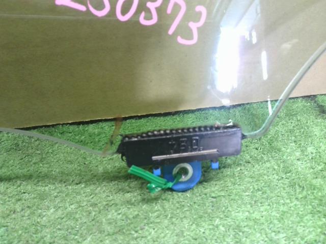 【中古】レクサス IS DAA-AVE30 右フロントドアガラス 68101-53081 自社品番250373 1J7