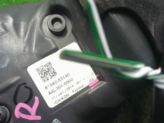 【中古】レクサス IS DAA-AVE30 右テールランプ 内側 81581-53140 自社品番250373 1J7