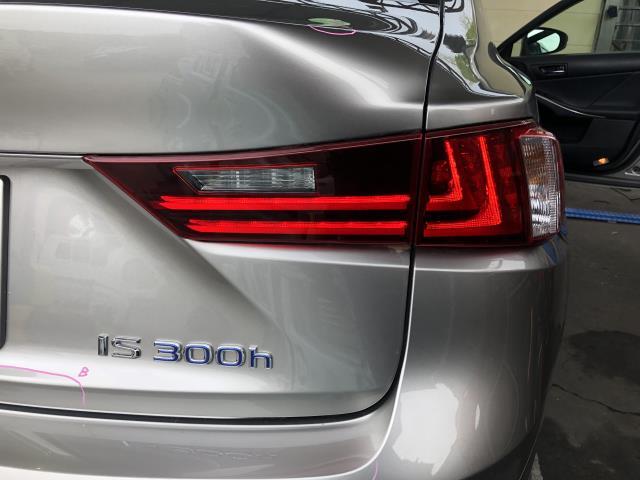 【中古】レクサス IS DAA-AVE30 右テールランプ 内側 81581-53140 自社品番250373 1J7