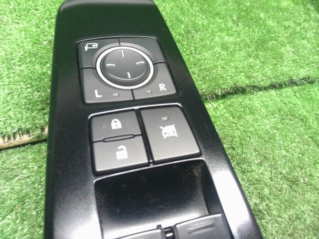 【中古】レクサス IS DAA-AVE30 パワーウインドウ PWスイッチ 84040-53250 自社品番250373 1J7