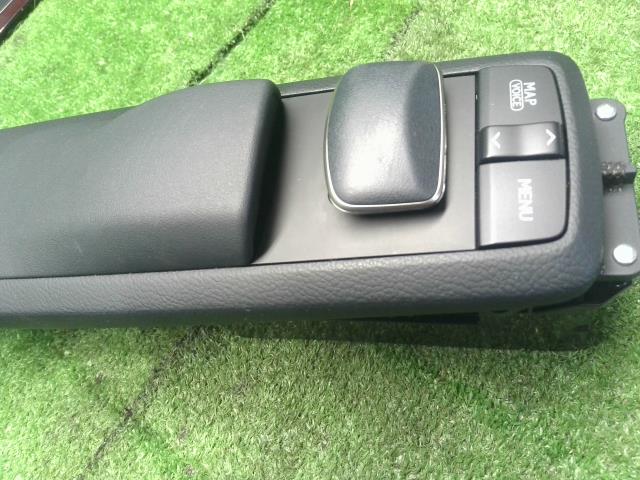 【中古】レクサス IS DAA-AVE30 ナビスイッチ 84781-53080-C0 自社品番250373 1J7