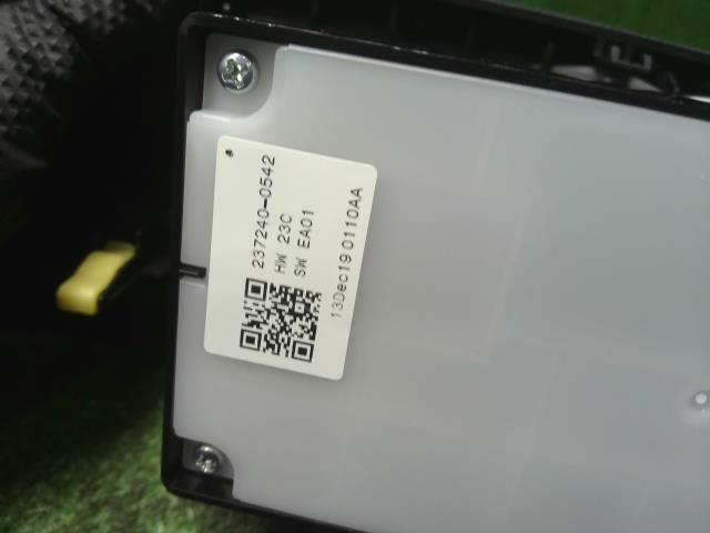 【中古】レクサス IS DAA-AVE30 ナビスイッチ 84781-53080-C0 自社品番250373 1J7