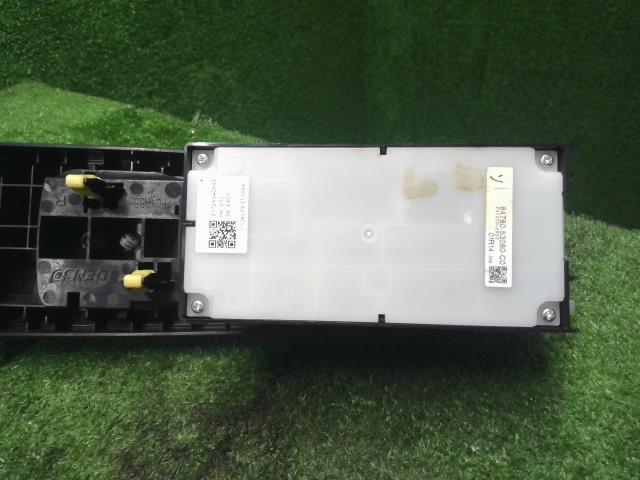 【中古】レクサス IS DAA-AVE30 ナビスイッチ 84781-53080-C0 自社品番250373 1J7