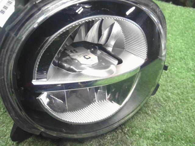 【中古】BMW 3シリーズ LDA-8C20 左フォグランプ ライト 63 17 7 315 559 自社品番250375