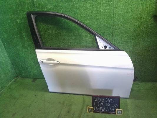 【中古】BMW 3シリーズ LDA-8C20 右フロントドア 41 00 7 298 566 自社品番250375