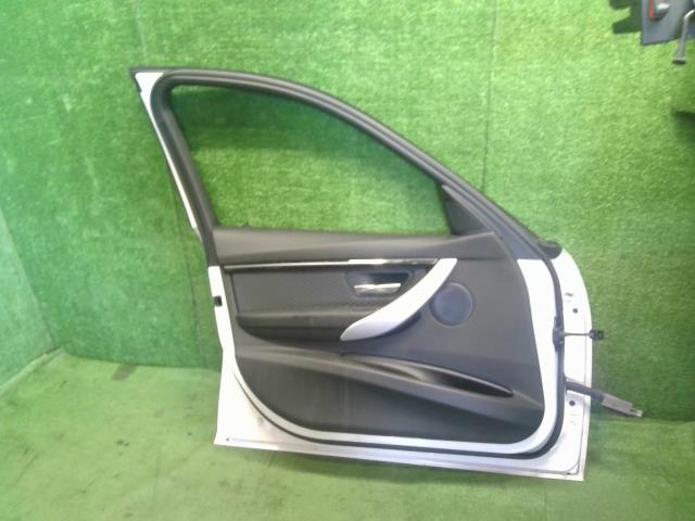 【中古】BMW 3シリーズ LDA-8C20 左フロントドア 41 00 9 628 763 自社品番250375